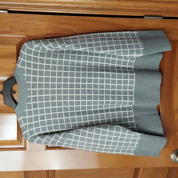 🆕➕️ A New Day Women's Soft Cashmere Gray Grid Pattern Cardigan Sweater, Size 2X - Picture 5 of 9